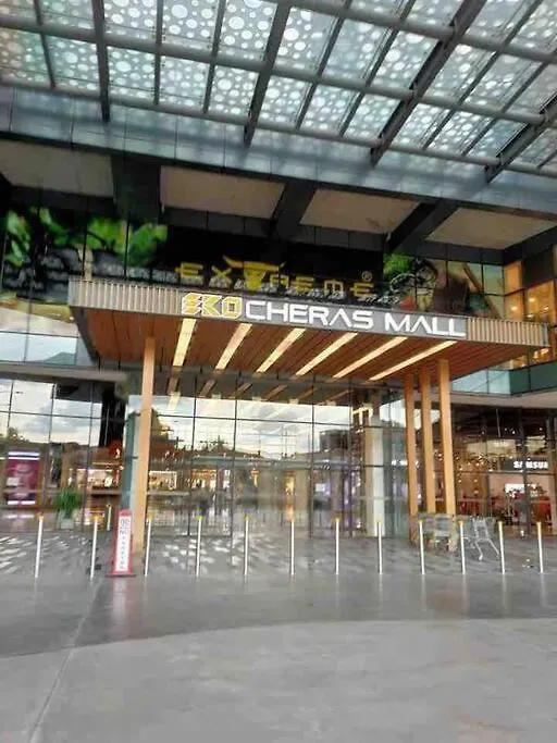 2Br 8Pax Swingduplexekocherasmall—Infinitypool Mrt Kuala Lumpur 0*,  Malaysia